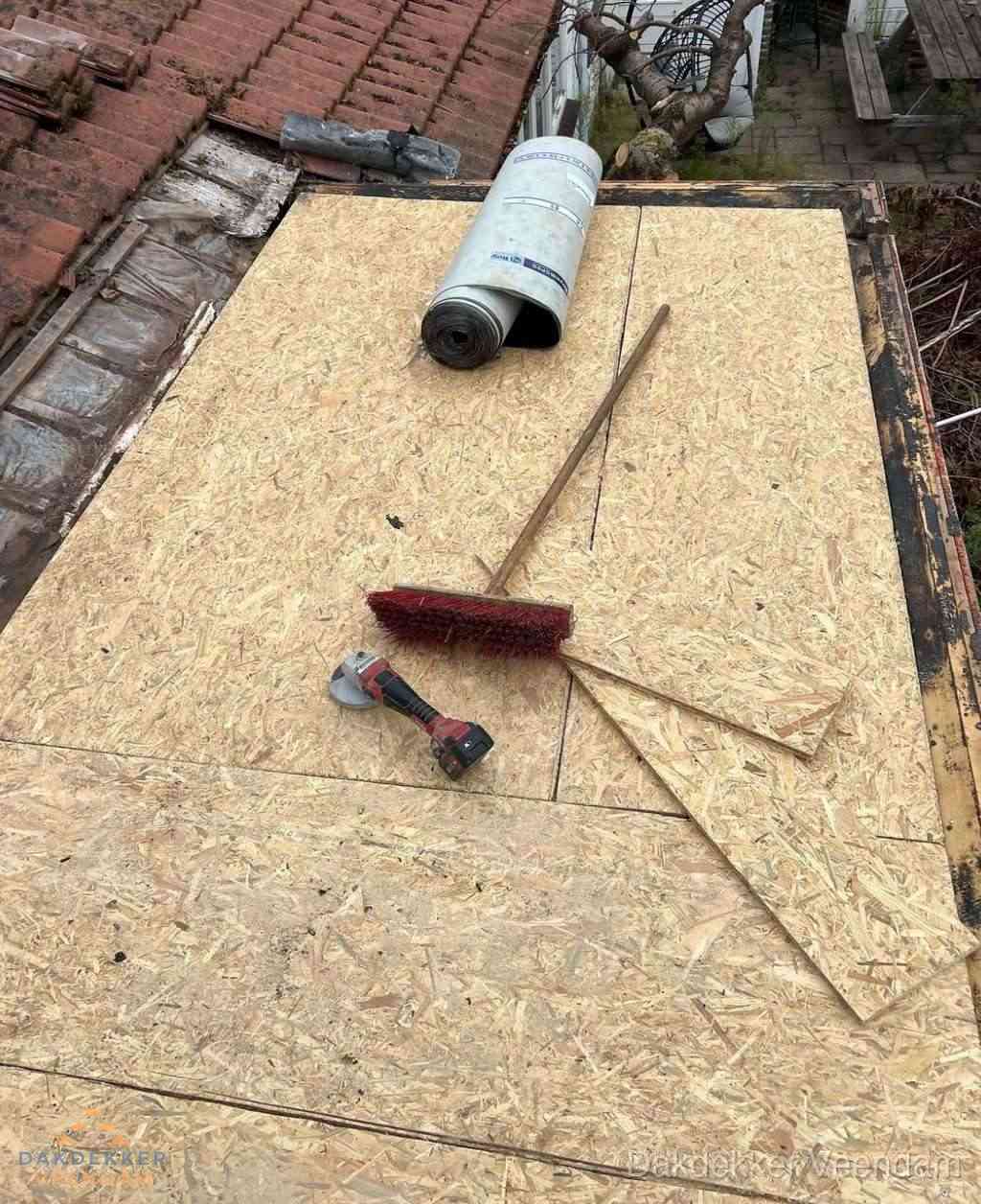 Dakrenovatie afgerond met nieuwe bitumen dakbedekking in Veendam